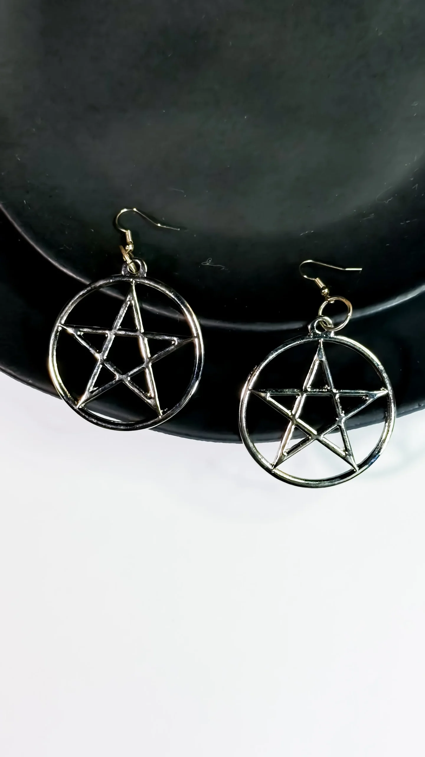 Brinco Satanized - Imagem 3
